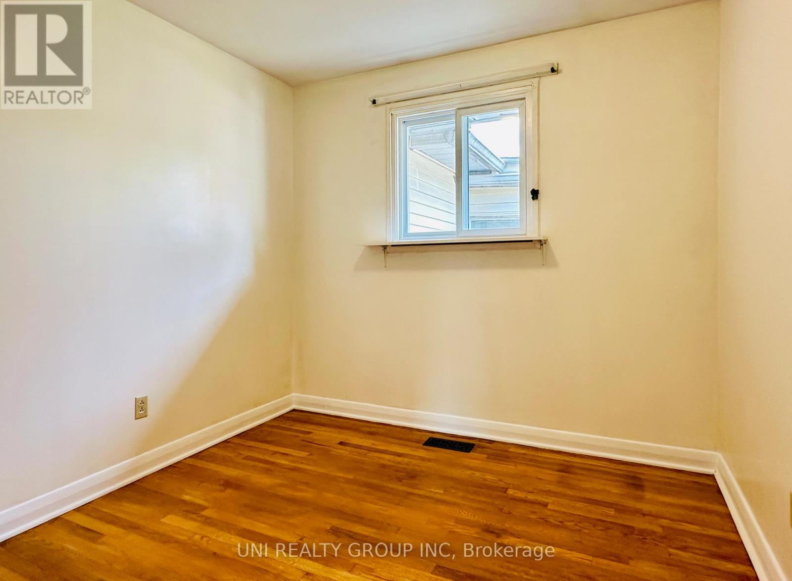 77 MEADOWLANDS DRIVE - 35