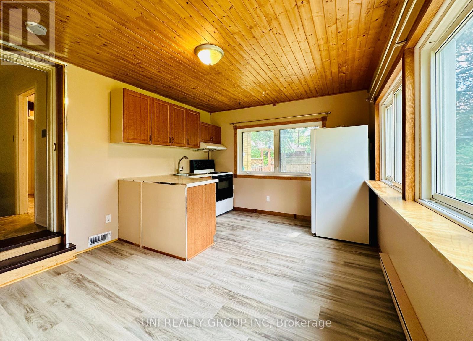 77 MEADOWLANDS DRIVE - 37