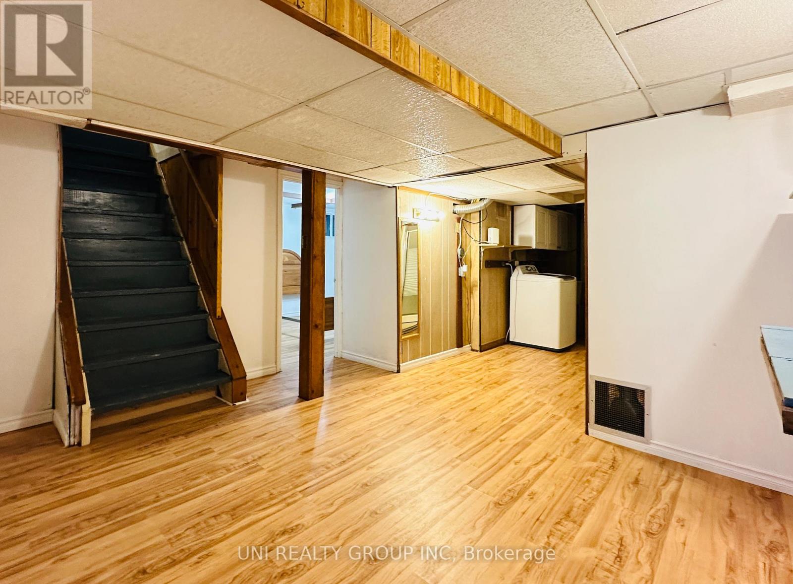77 MEADOWLANDS DRIVE - 39