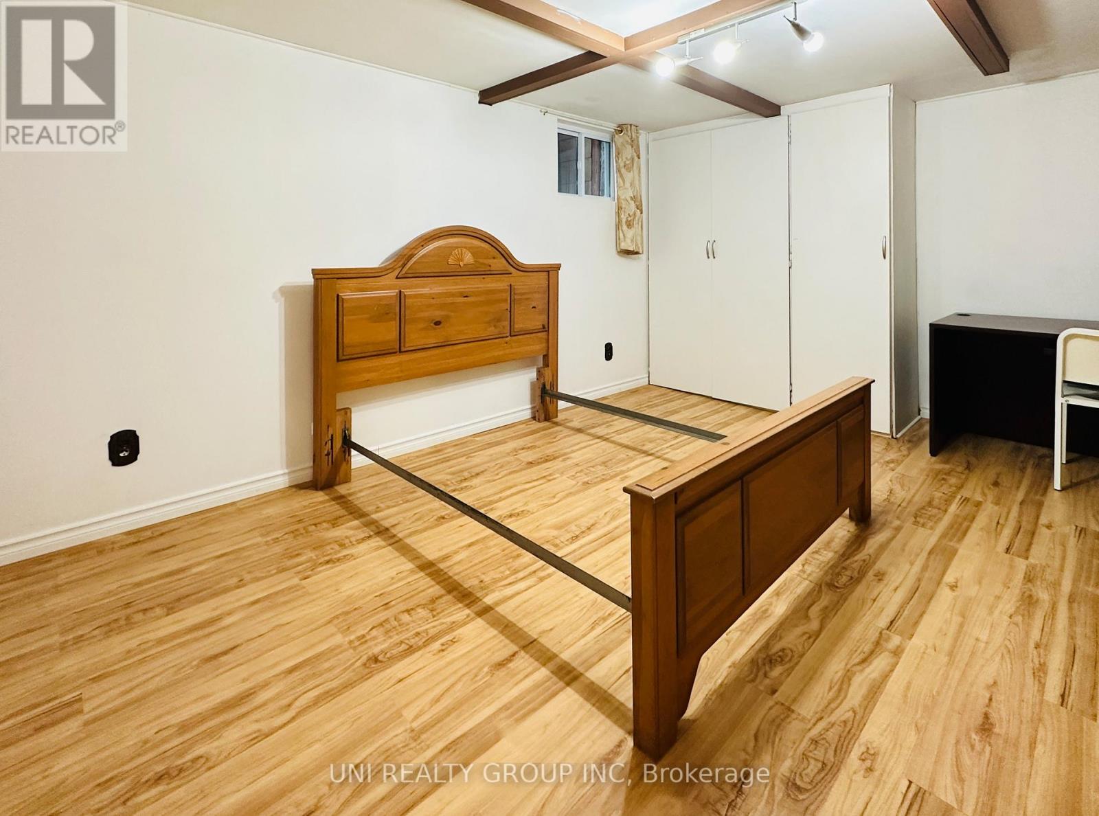 77 MEADOWLANDS DRIVE - 40