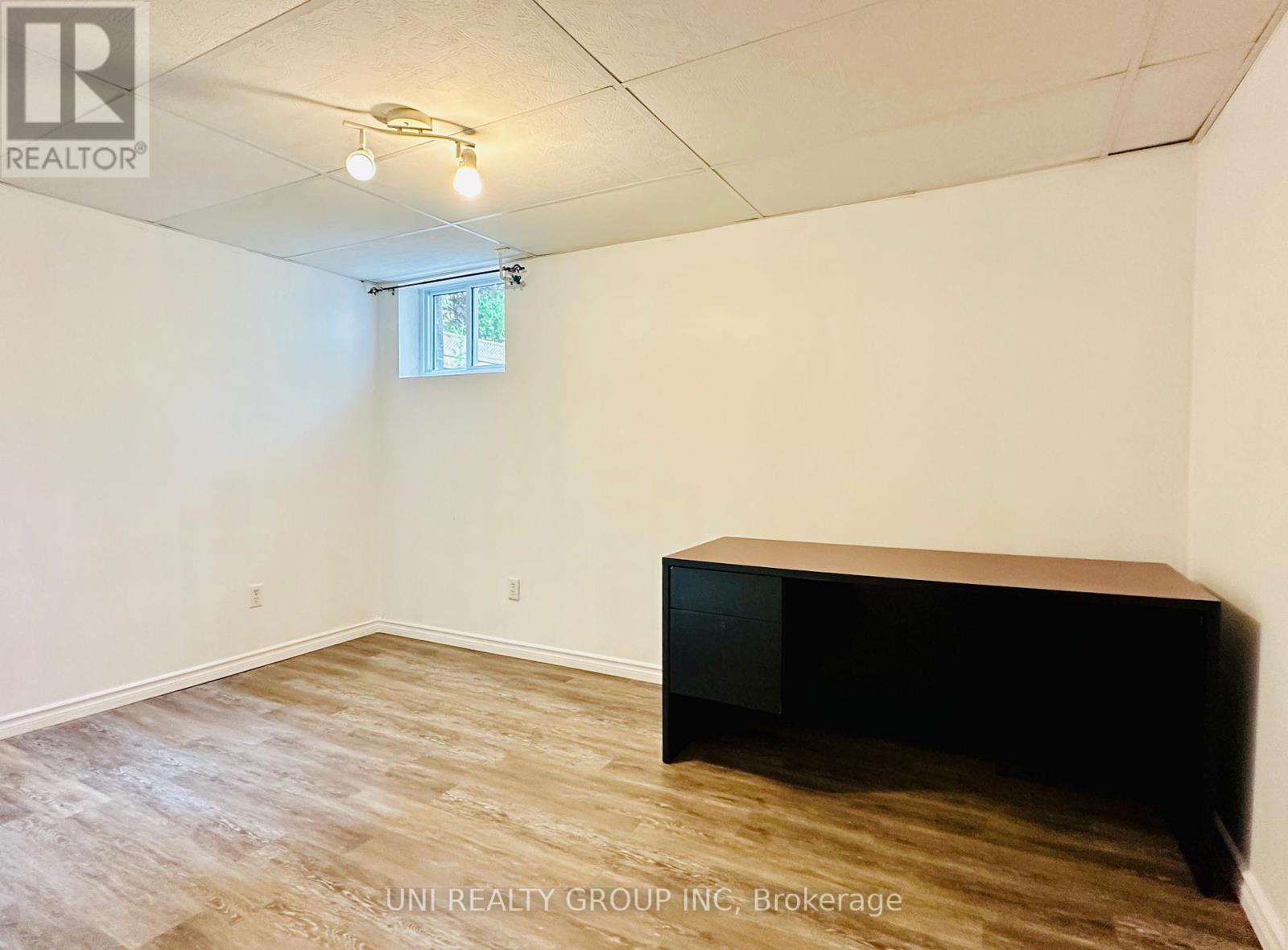 77 MEADOWLANDS DRIVE - 43