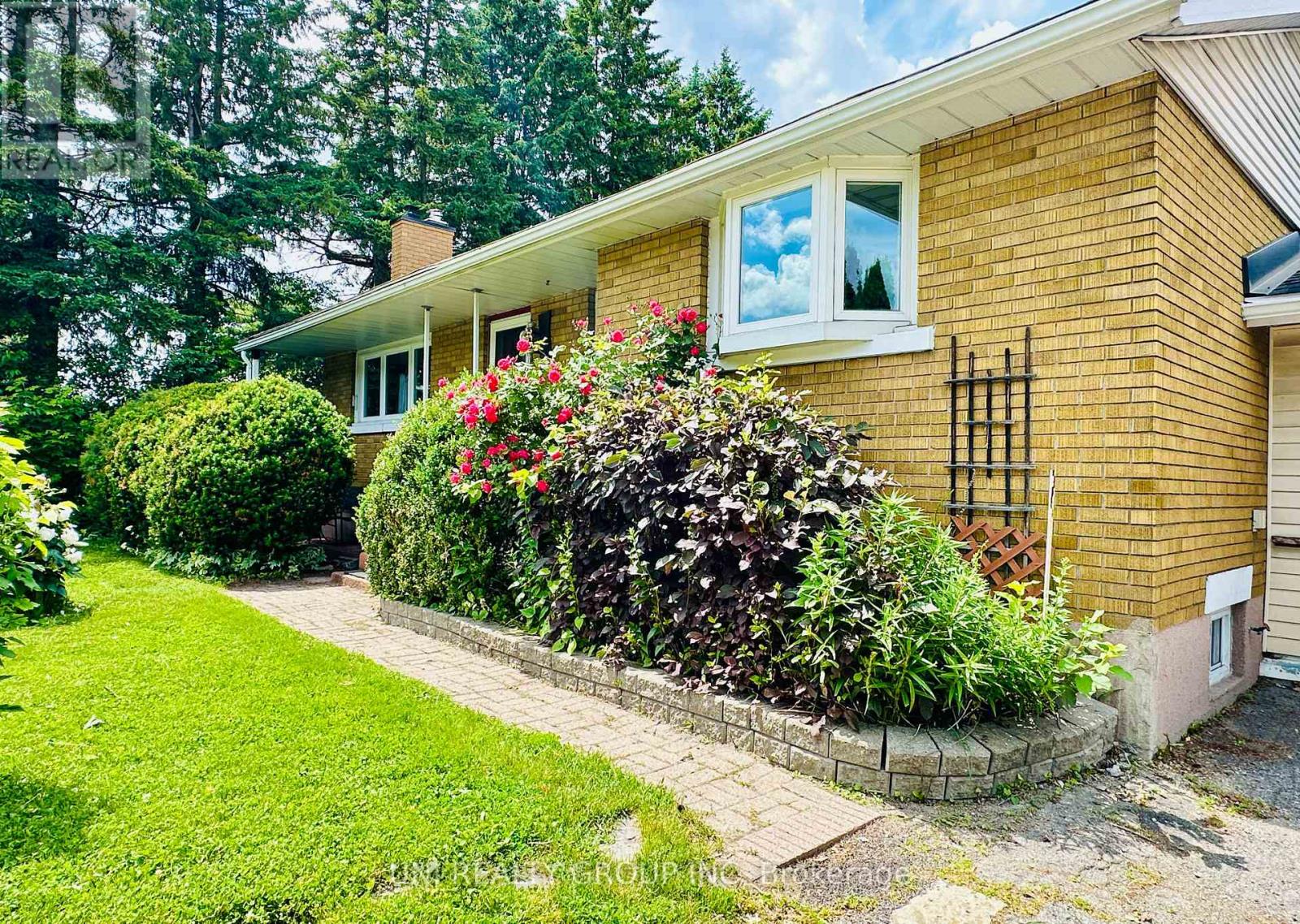 77 MEADOWLANDS DRIVE - 5