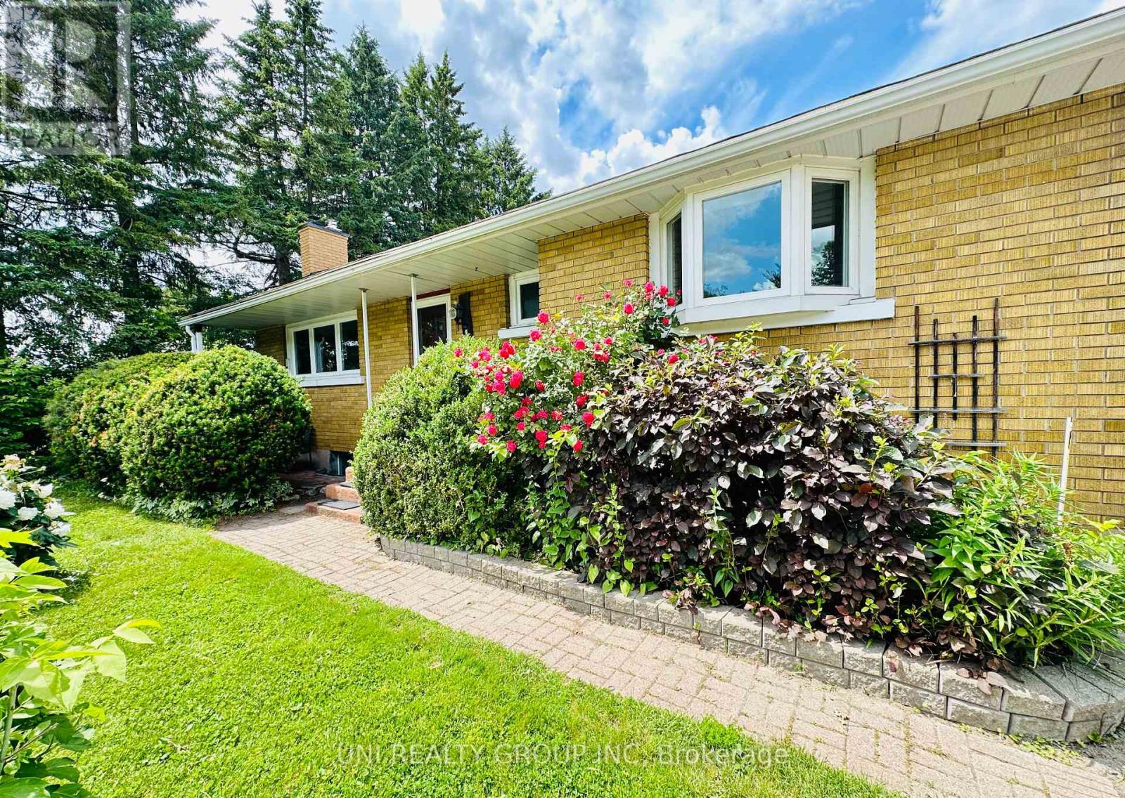 77 MEADOWLANDS DRIVE - 6