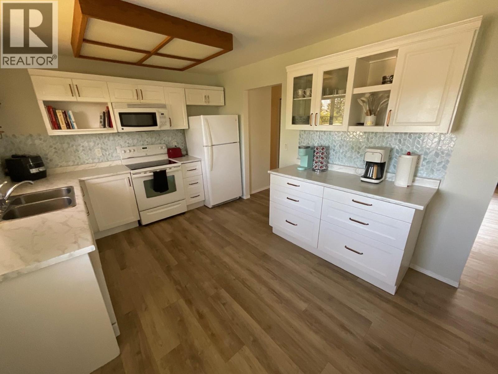 8812 87 STREET - 14