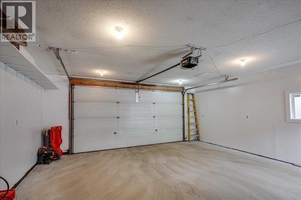 348 Lancaster Drive — photo 48