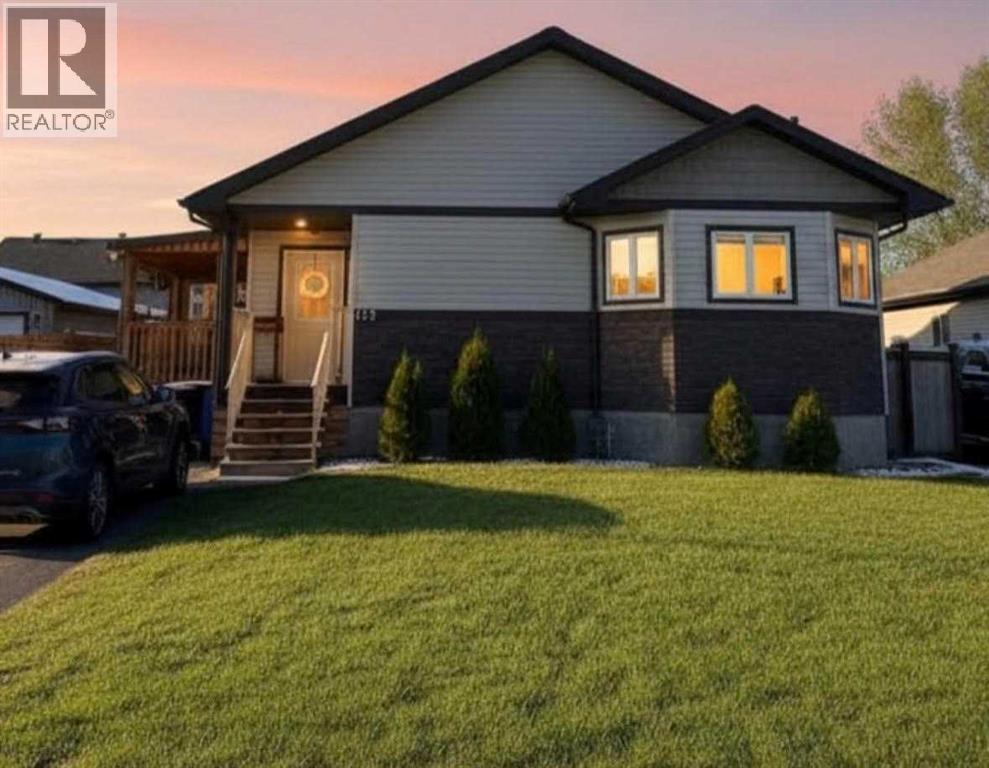 125 Beardsley Crescent - 1