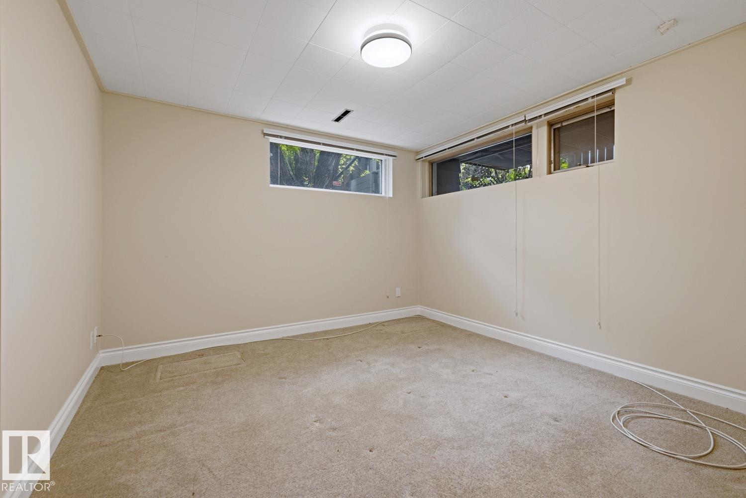 7508 139 ST NW - 29