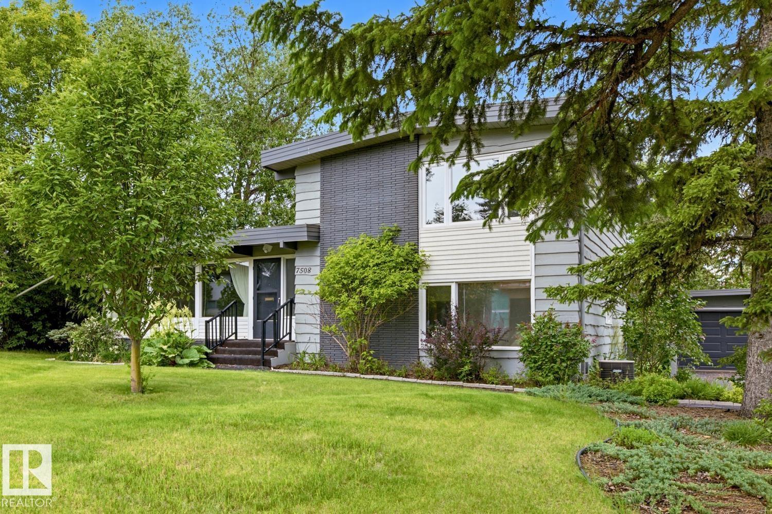 7508 139 ST NW - 4