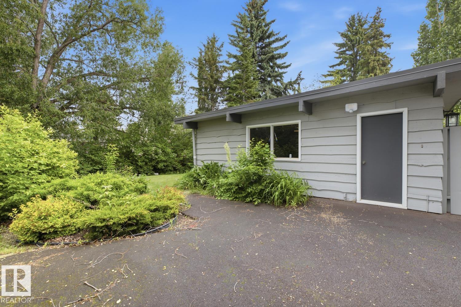 7508 139 ST NW - 8