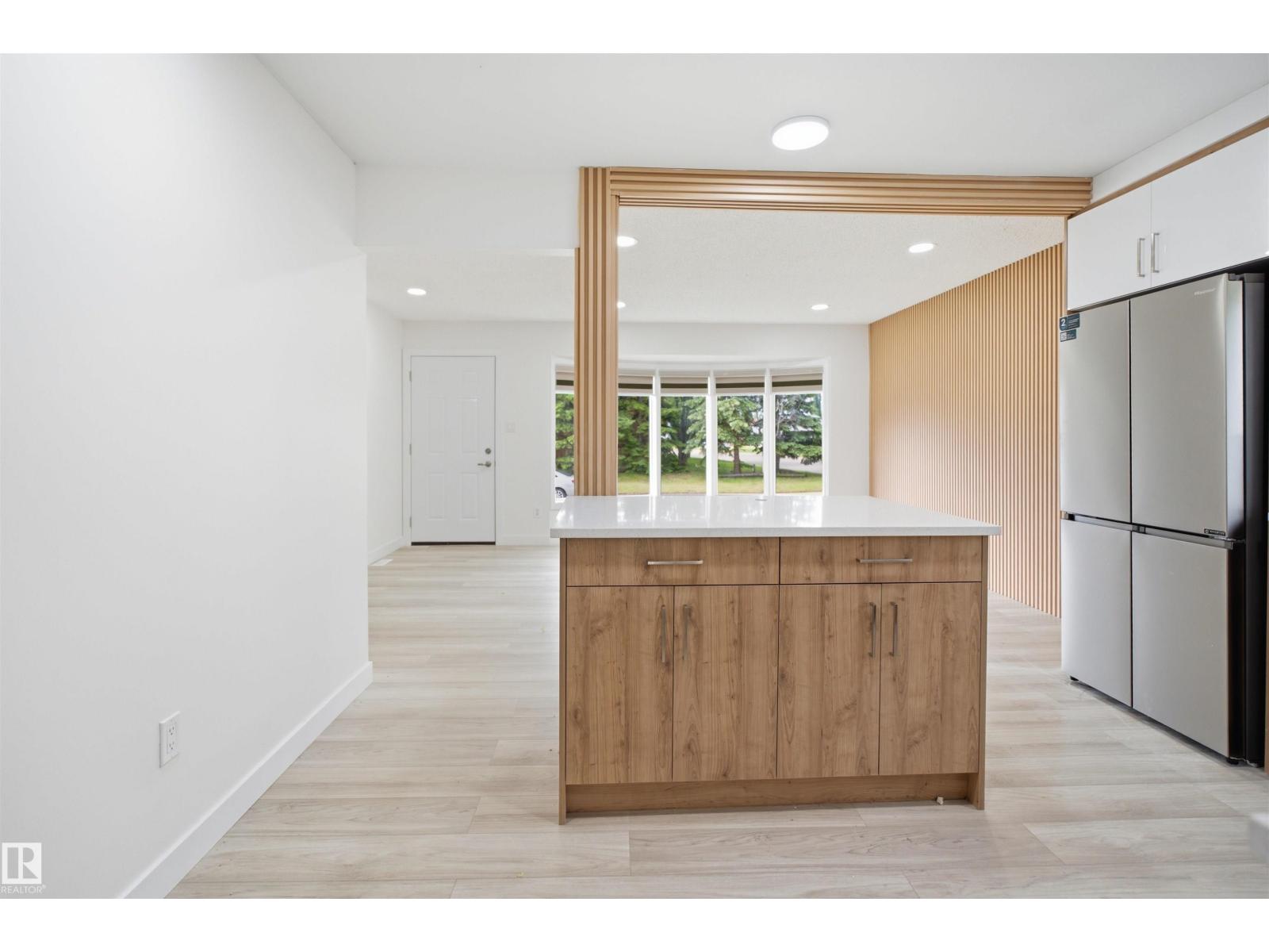3548 20 Ave NW — photo 16