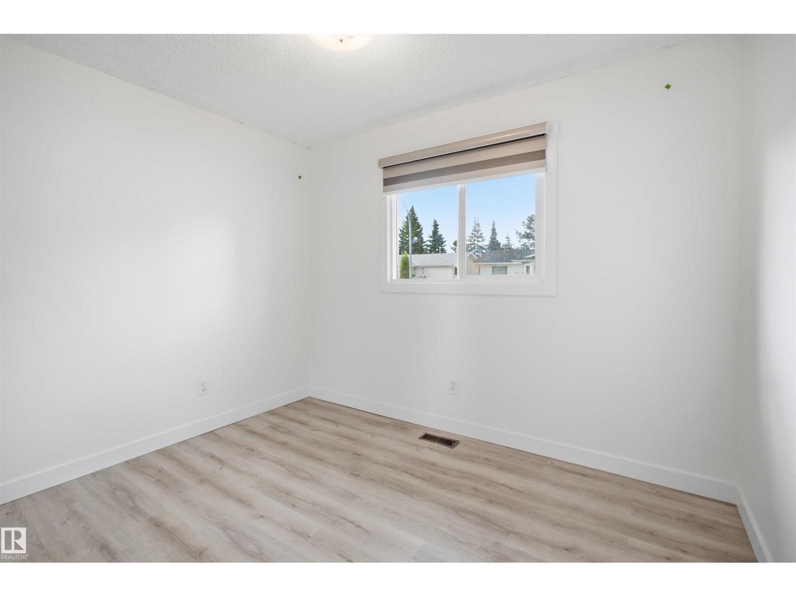 3548 20 Ave NW — photo 24