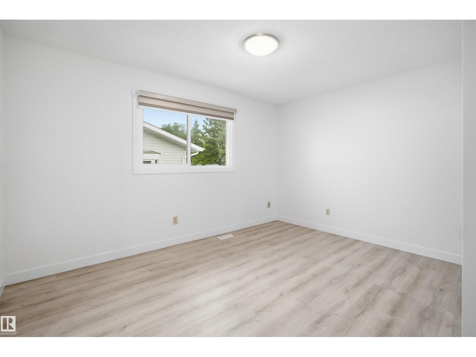 3548 20 Ave NW — photo 26