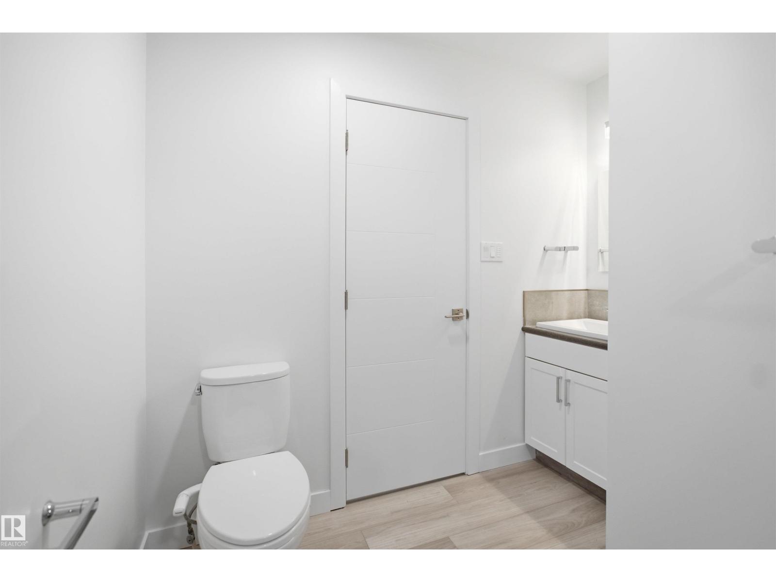 3548 20 Ave NW — photo 31