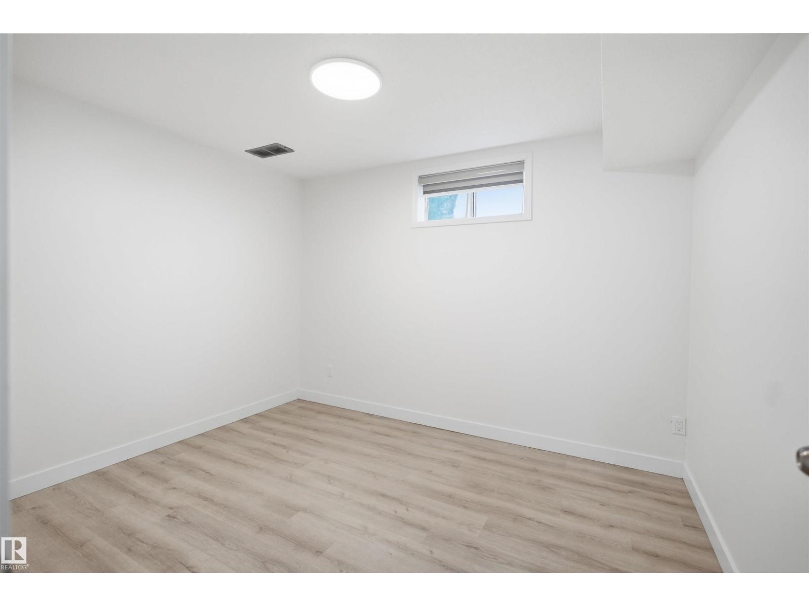 3548 20 Ave NW — photo 37