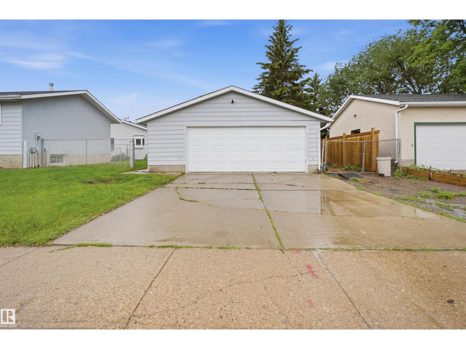 3548 20 Ave NW — photo 48