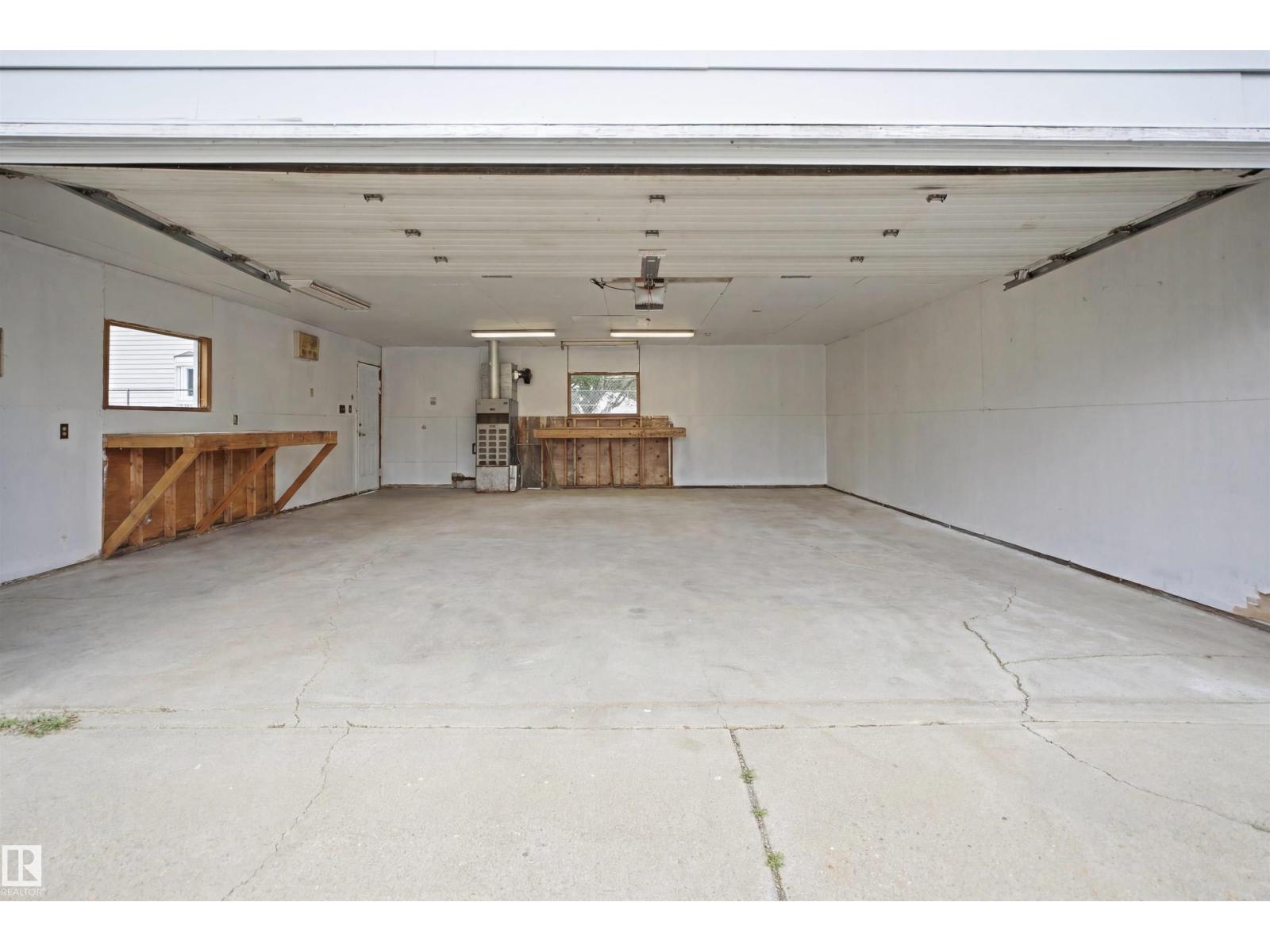 3548 20 Ave NW — photo 49