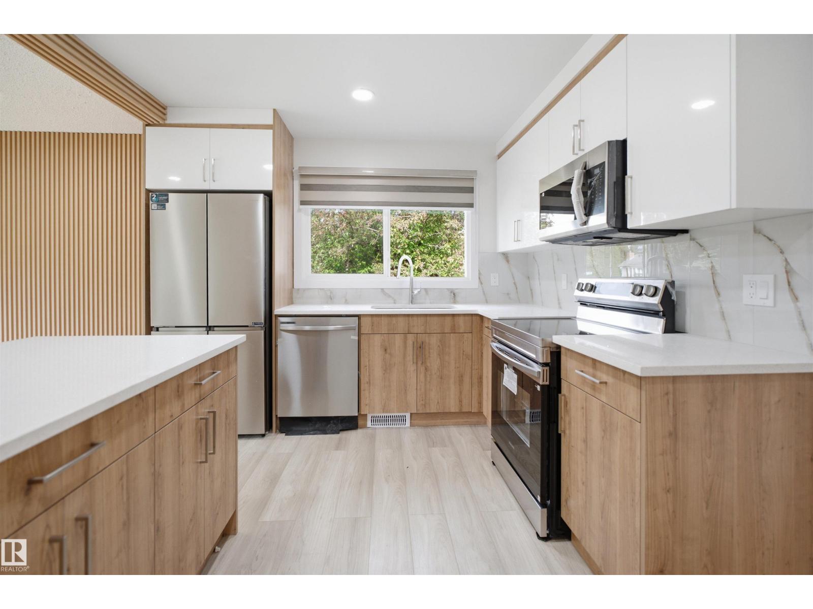3548 20 Ave NW — photo 9