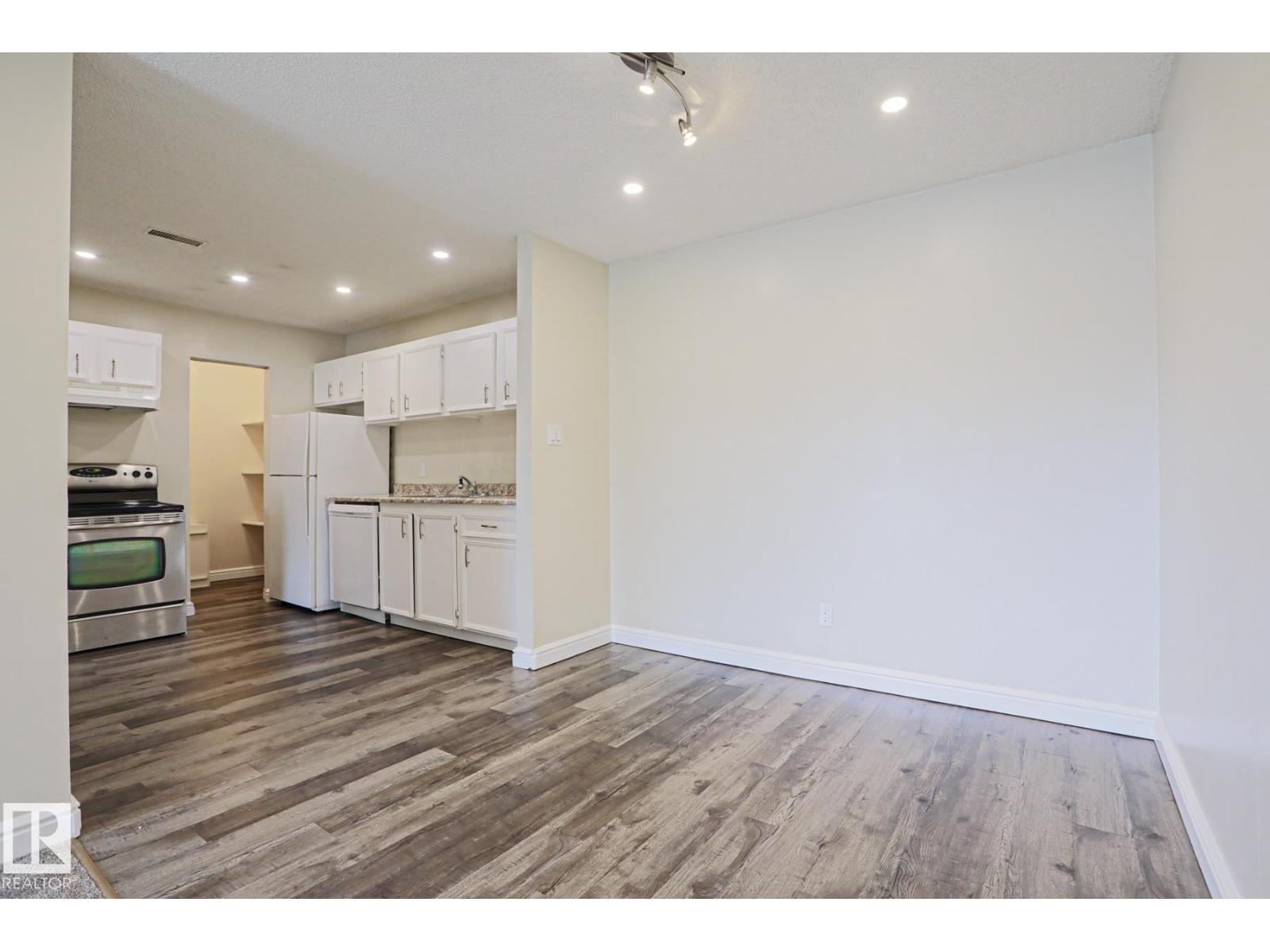 #86 2703 79 ST NW - 8