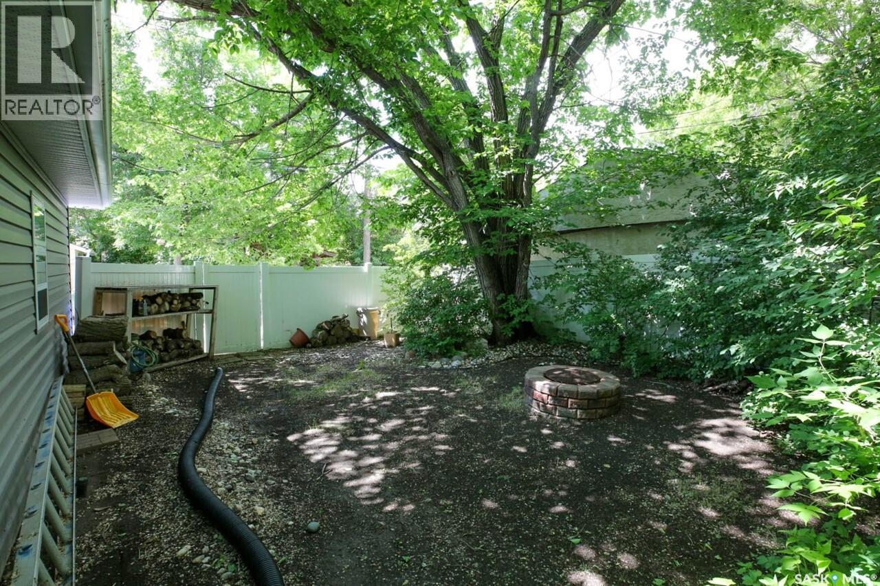 2612 PASQUA STREET — photo 26