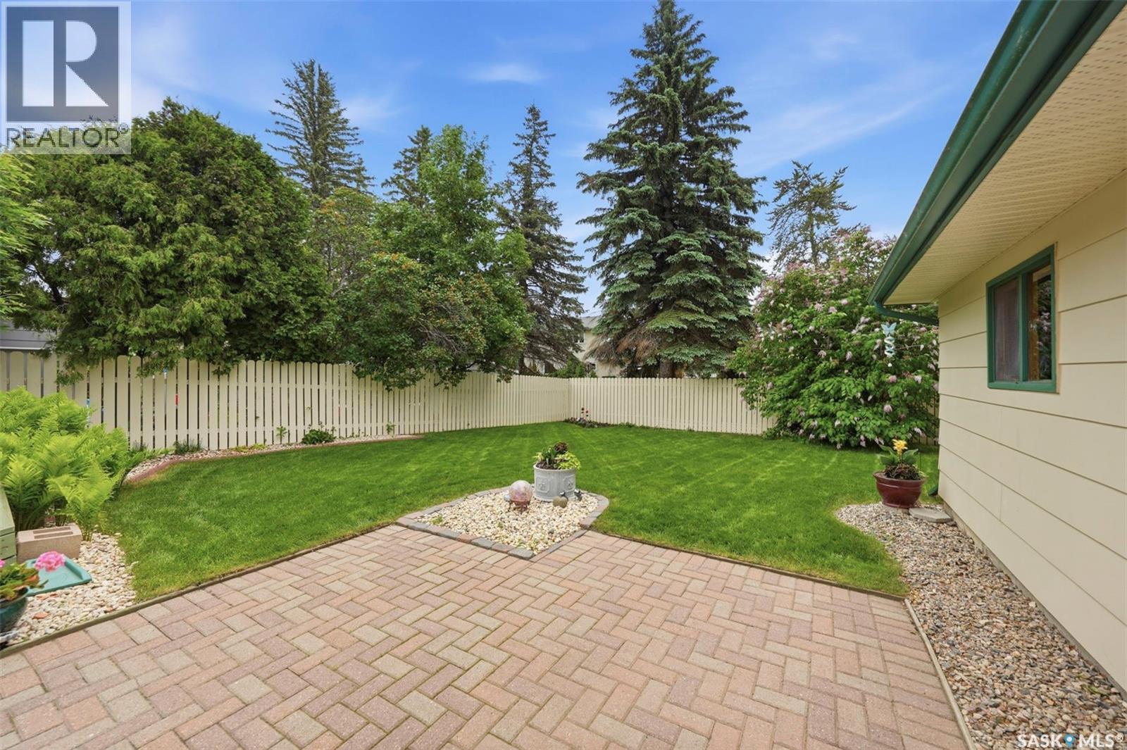 261 Assiniboine DRIVE — photo 39