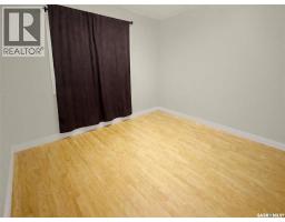 Bedroom - 271 14th Avenue Ne, Swift Current, SK S9H2W8 Photo 8
