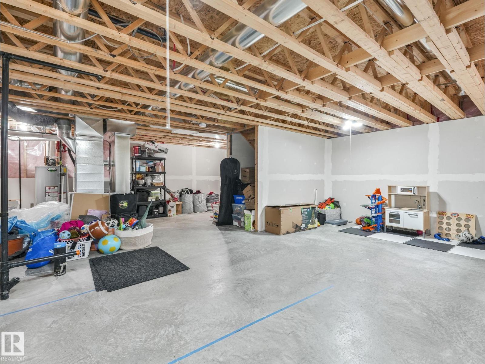16412 12 AV SW - 46