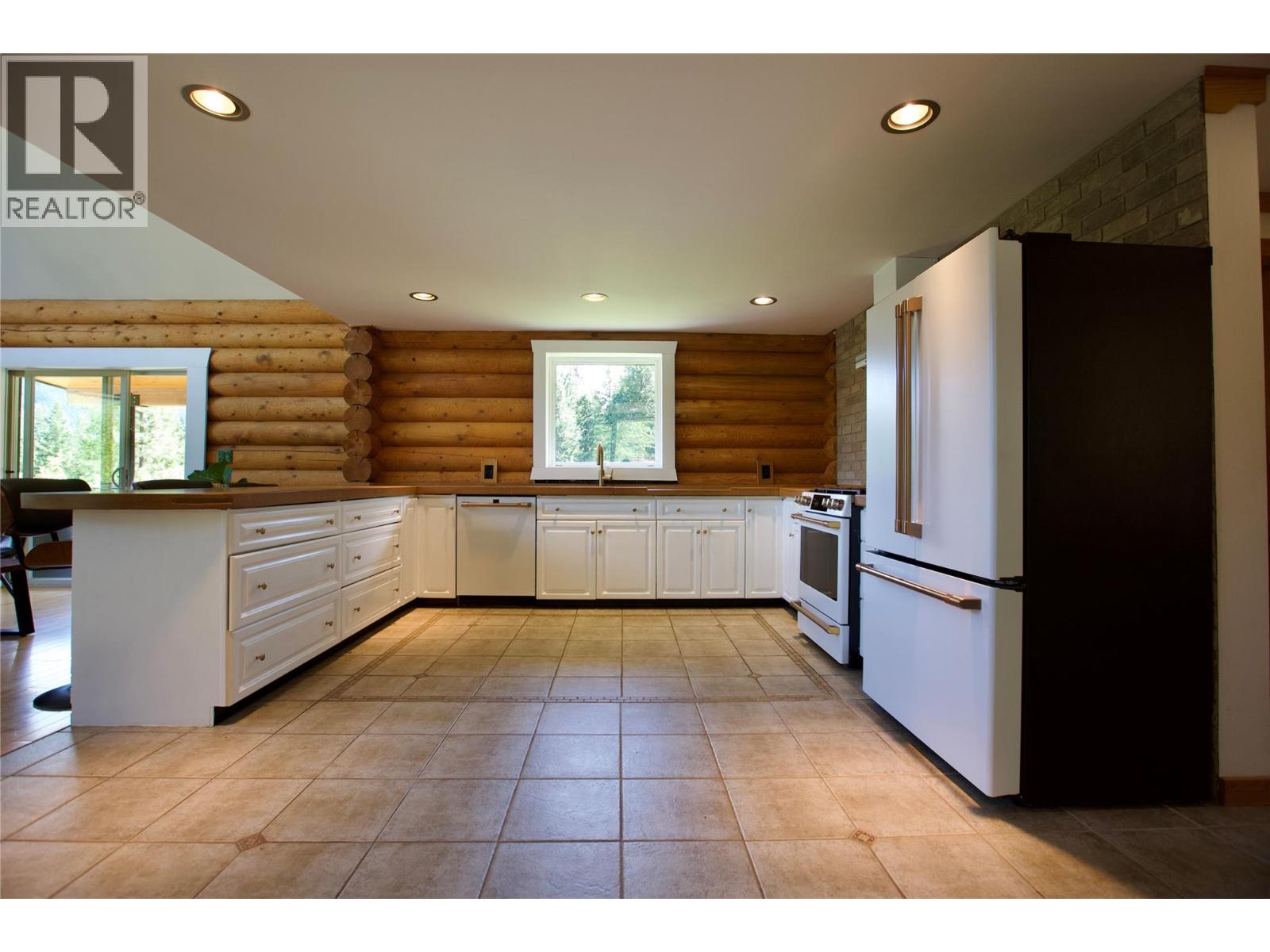 6580 Highway 6 - 24