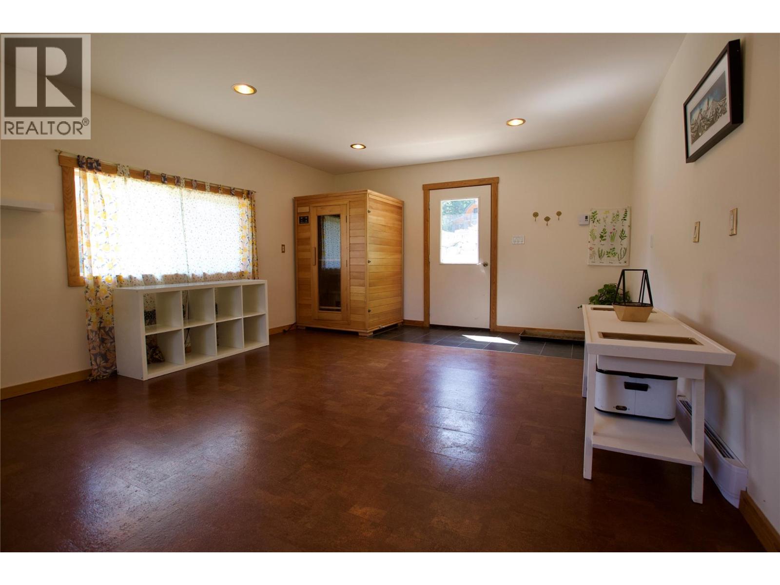 6580 Highway 6 - 97