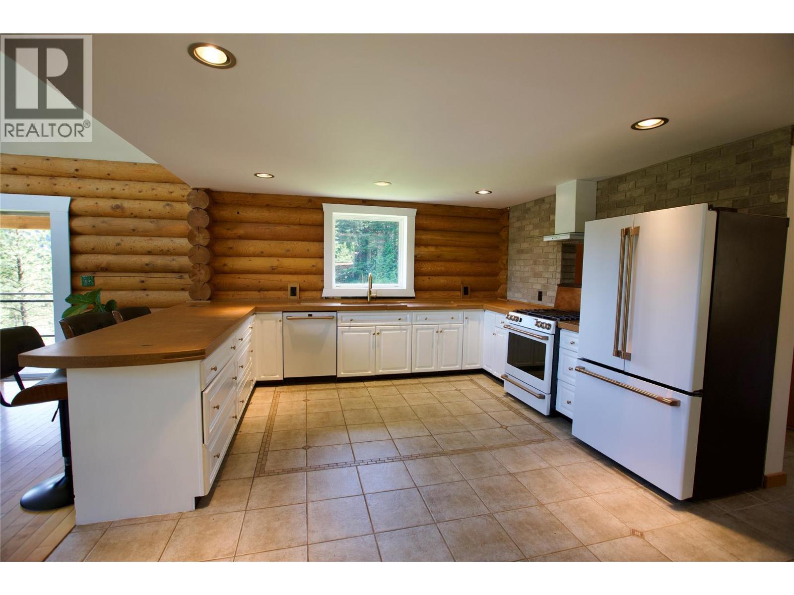 6580 Highway 6 - 23