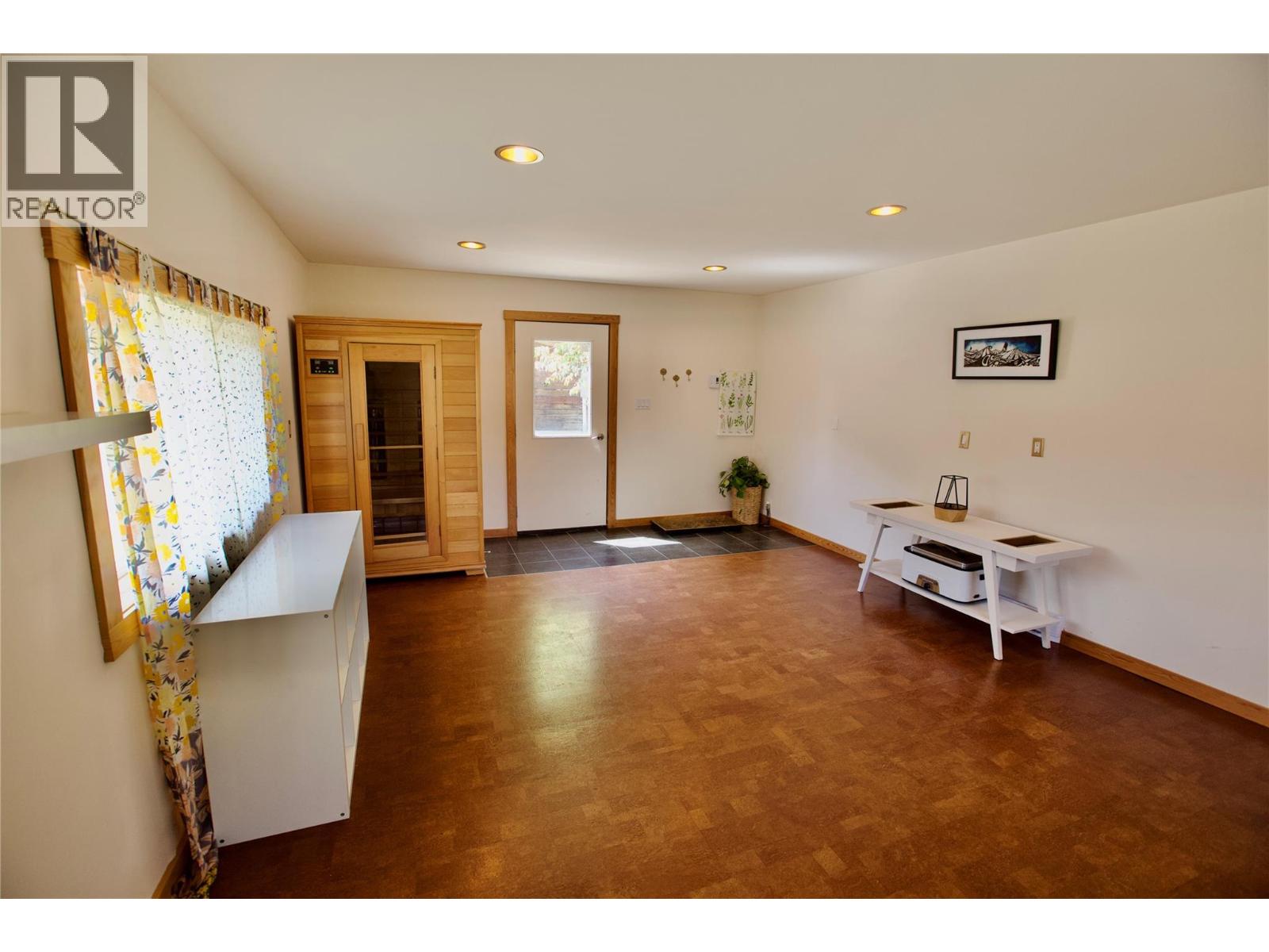 6580 Highway 6 - 95