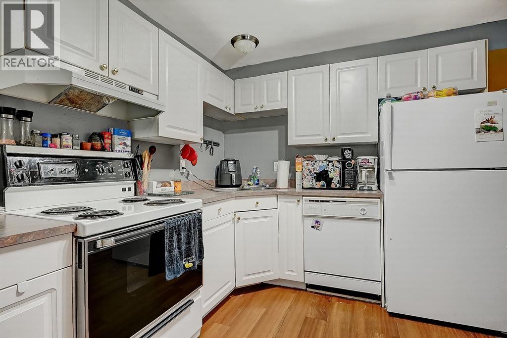 Lower kitchen