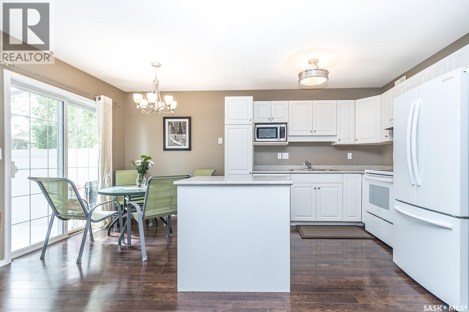 #5 111 Fairbrother CRESCENT - 7