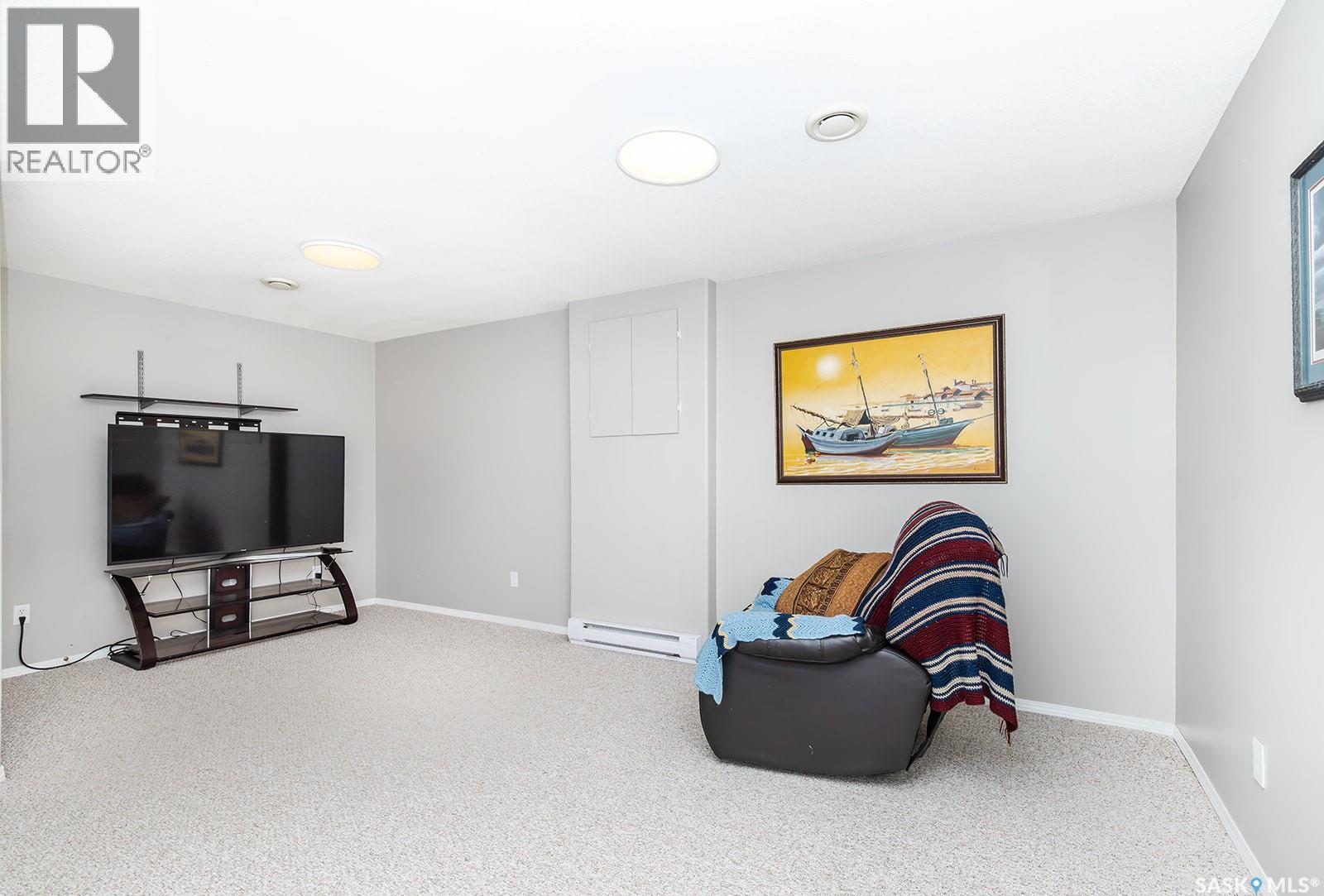 #5 111 Fairbrother CRESCENT - 23