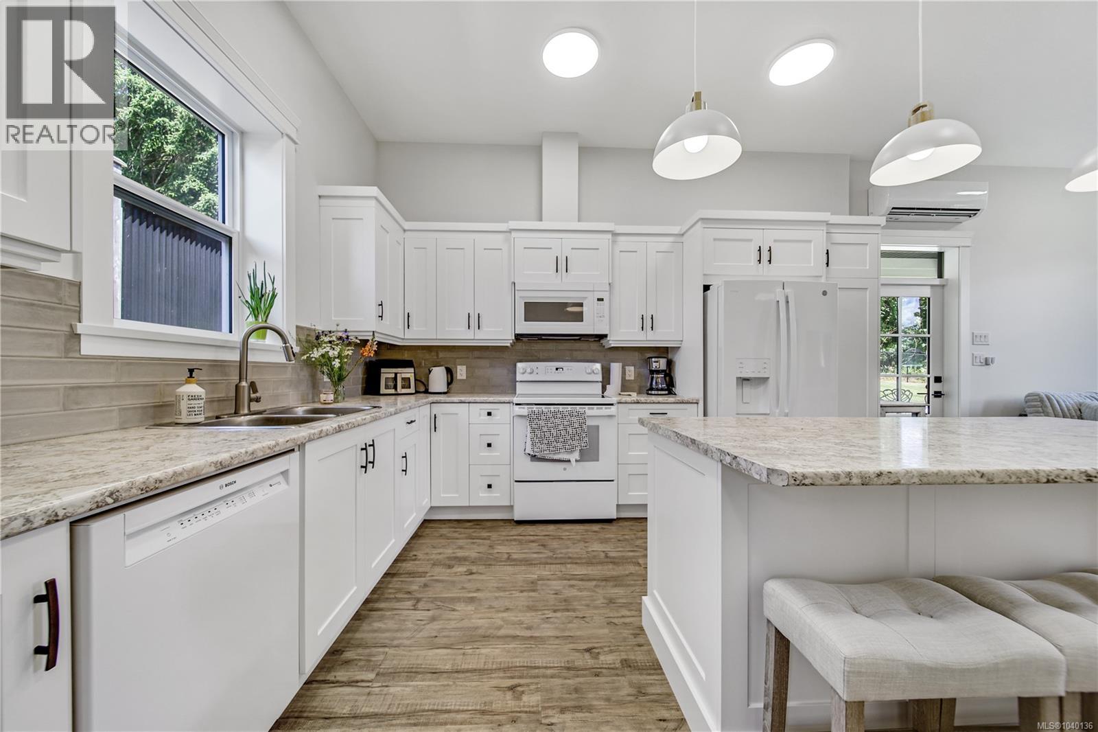 5623 Arvay Rd - 55