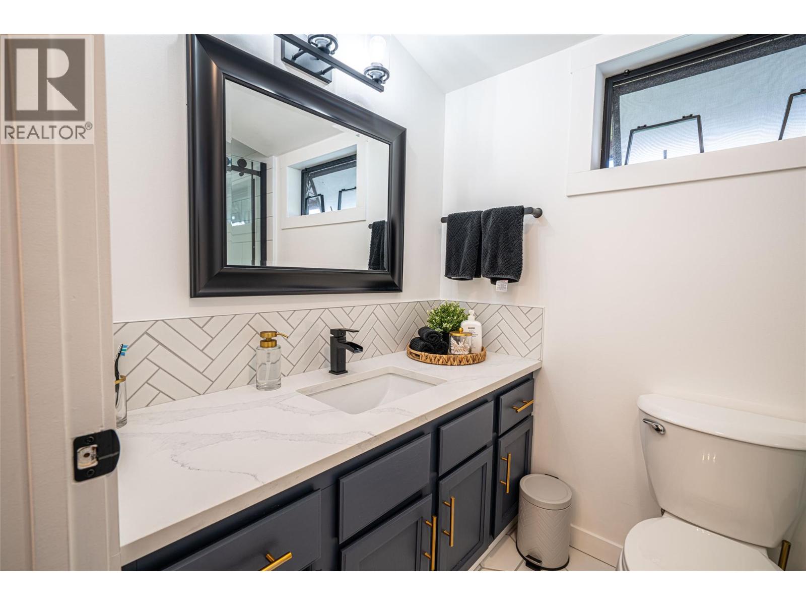 1204 42 Avenue - 32