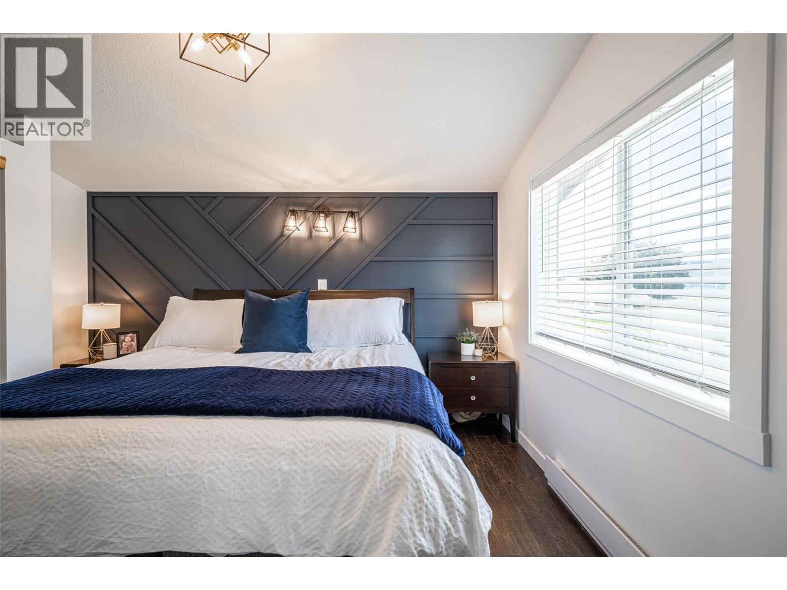 1204 42 Avenue - 40