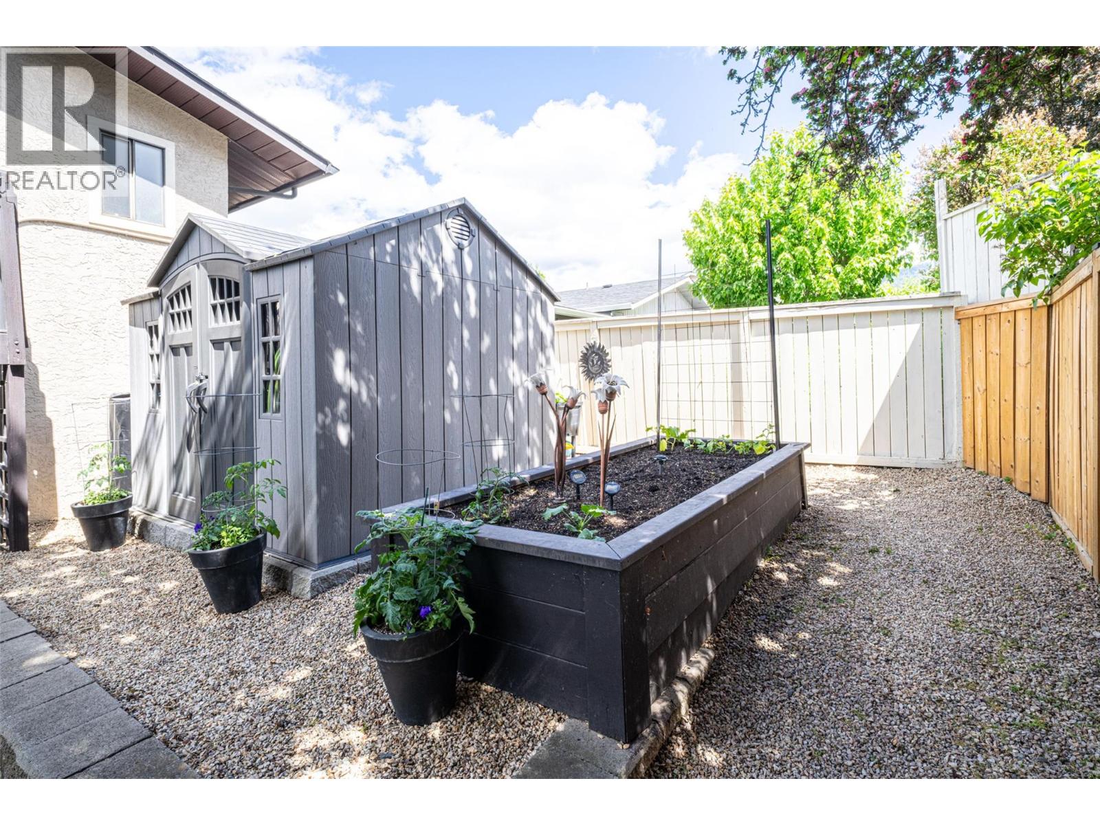 1204 42 Avenue - 63