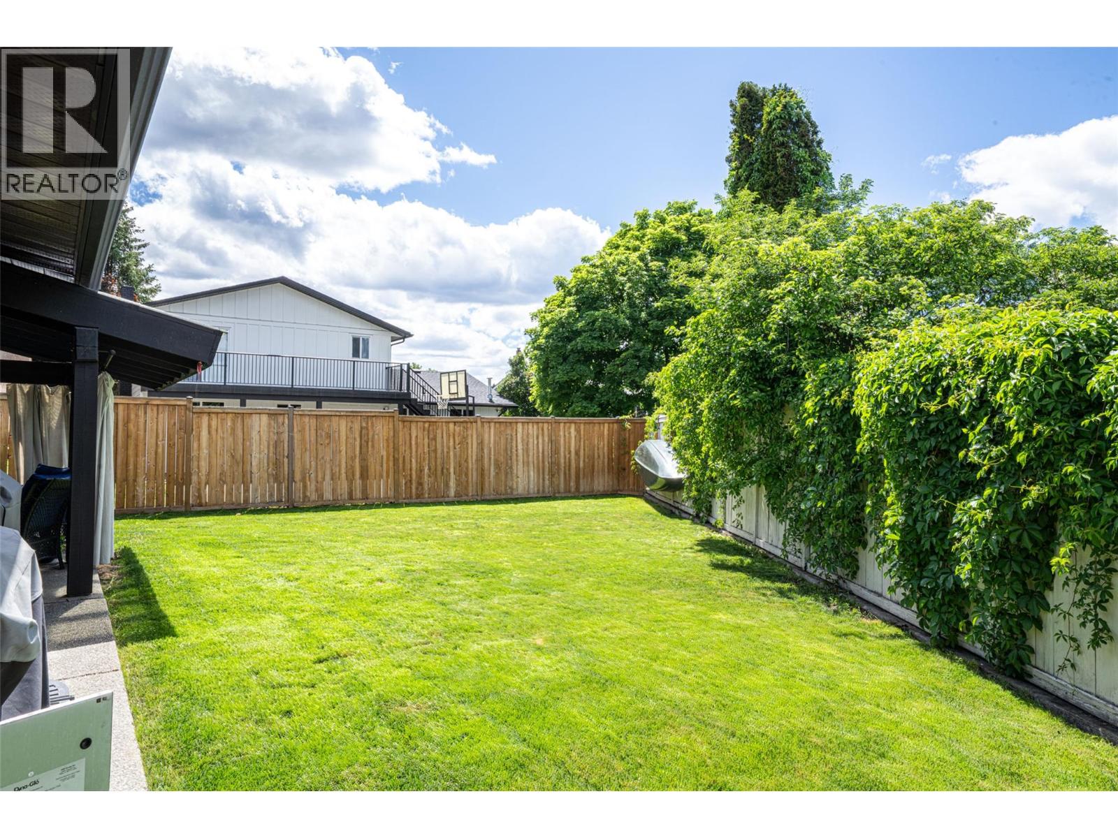 1204 42 Avenue - 68
