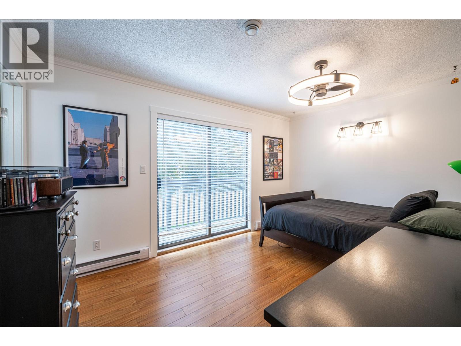 1204 42 Avenue - 46