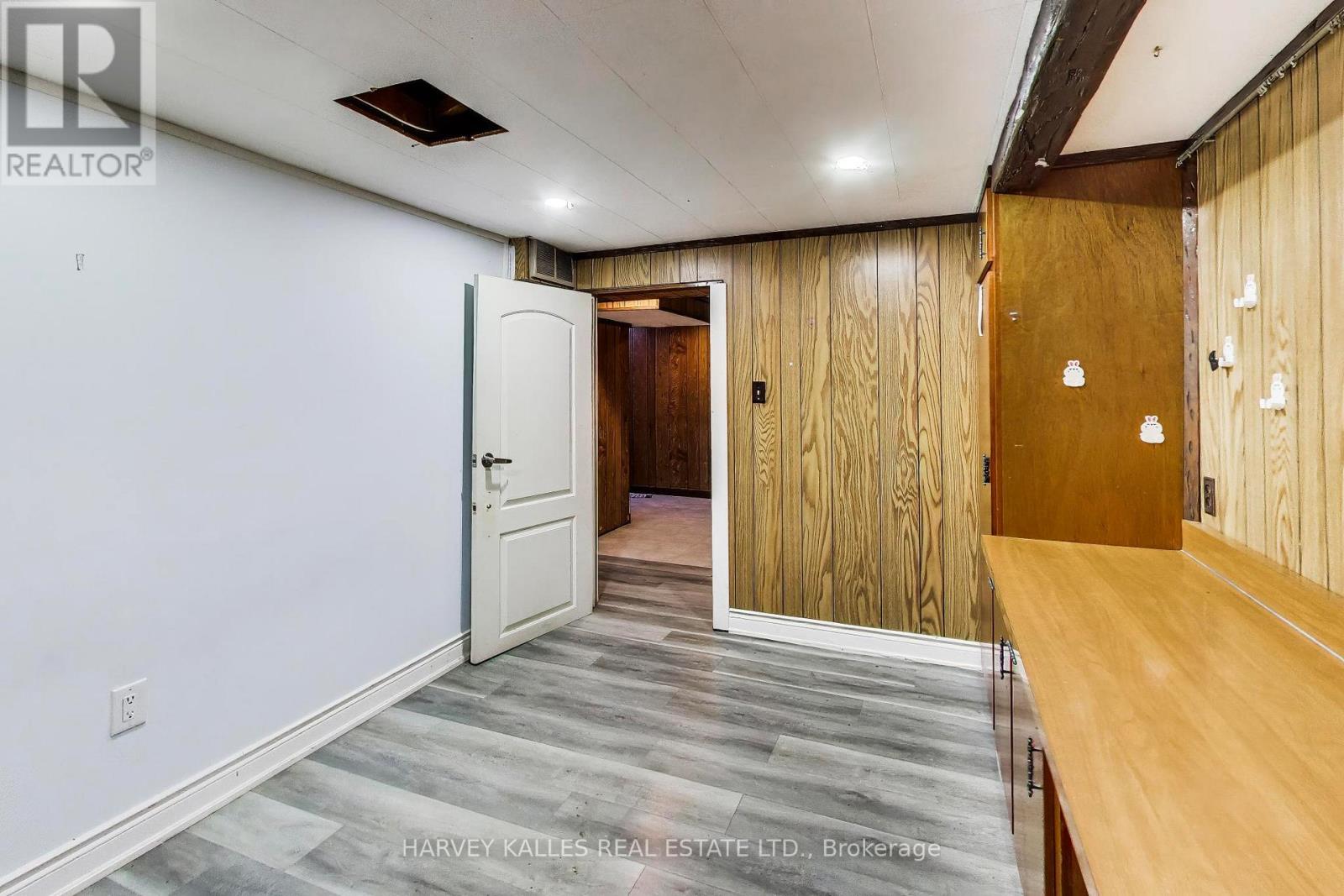 3760 WOODRUFF CRESCENT - 24