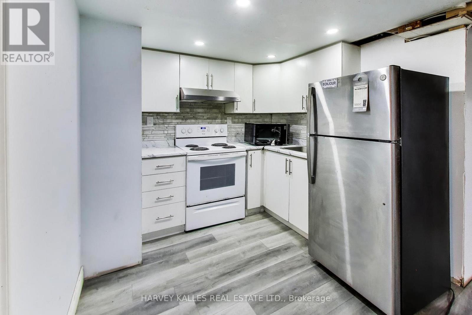 3760 WOODRUFF CRESCENT - 25