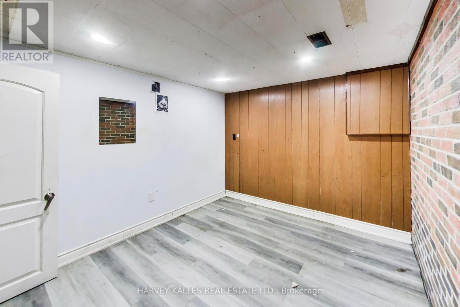 3760 WOODRUFF CRESCENT - 33