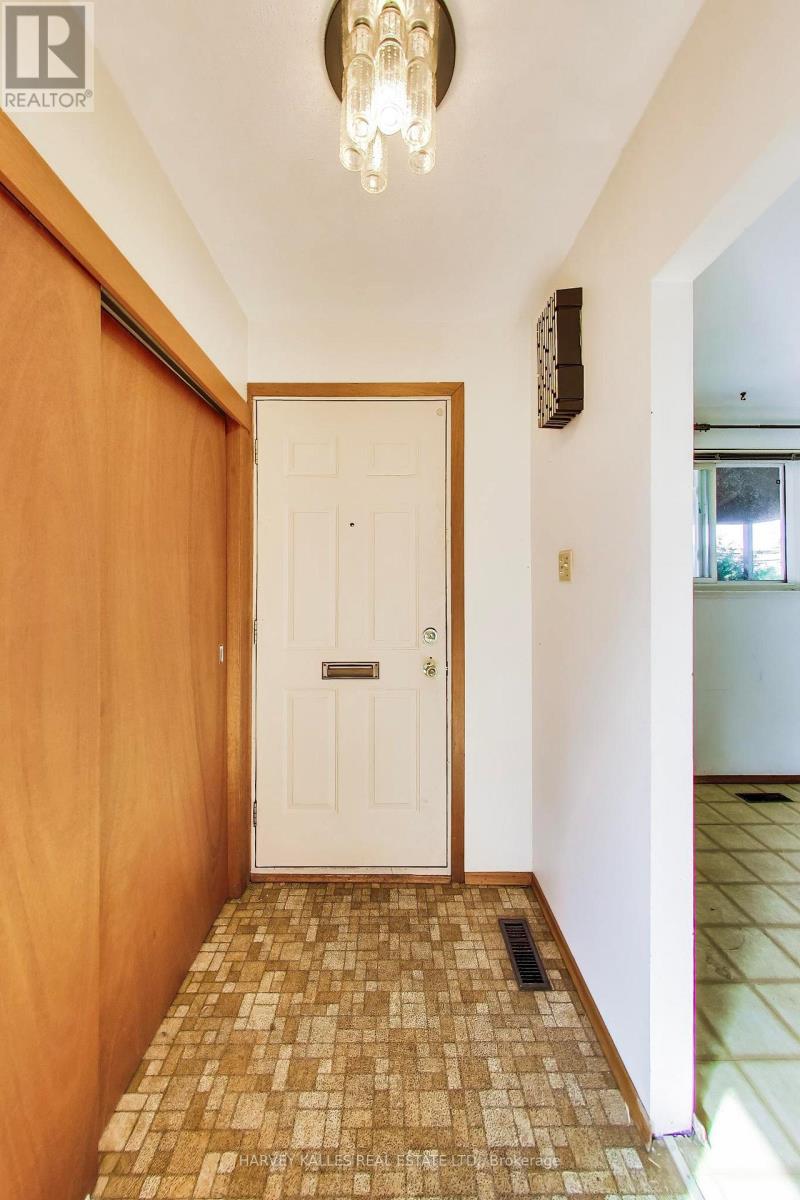 3760 WOODRUFF CRESCENT - 4