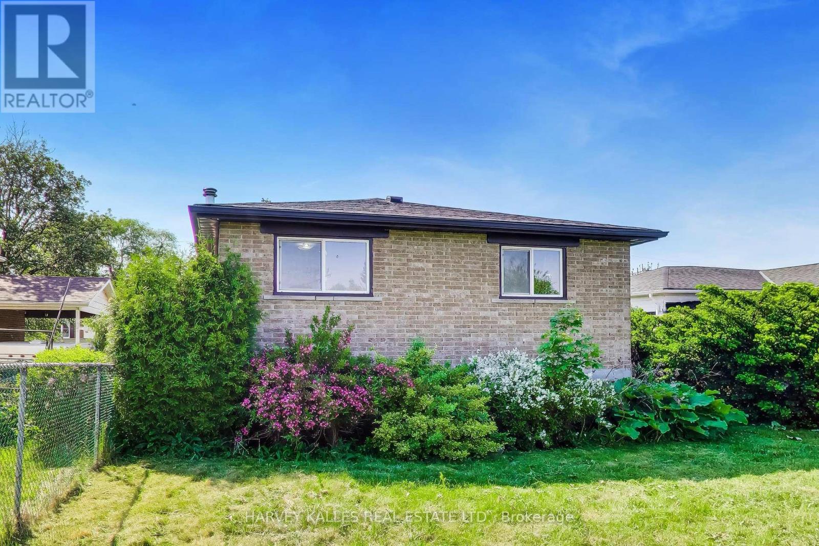 3760 WOODRUFF CRESCENT - 40