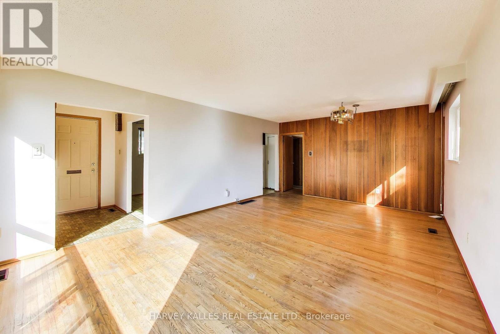 3760 WOODRUFF CRESCENT - 6