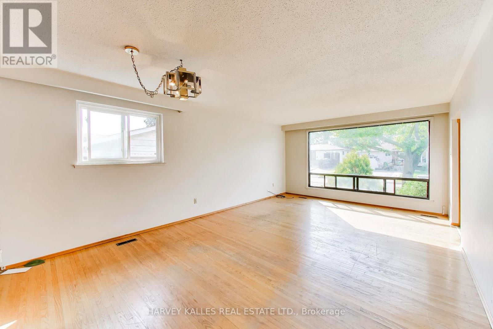 3760 WOODRUFF CRESCENT - 7