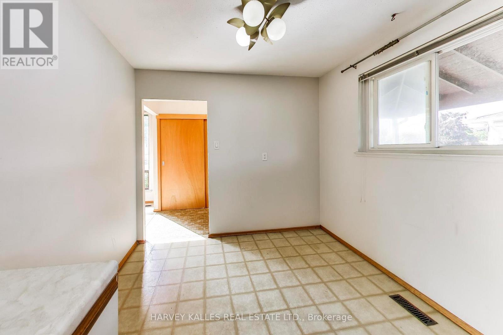 3760 WOODRUFF CRESCENT - 9