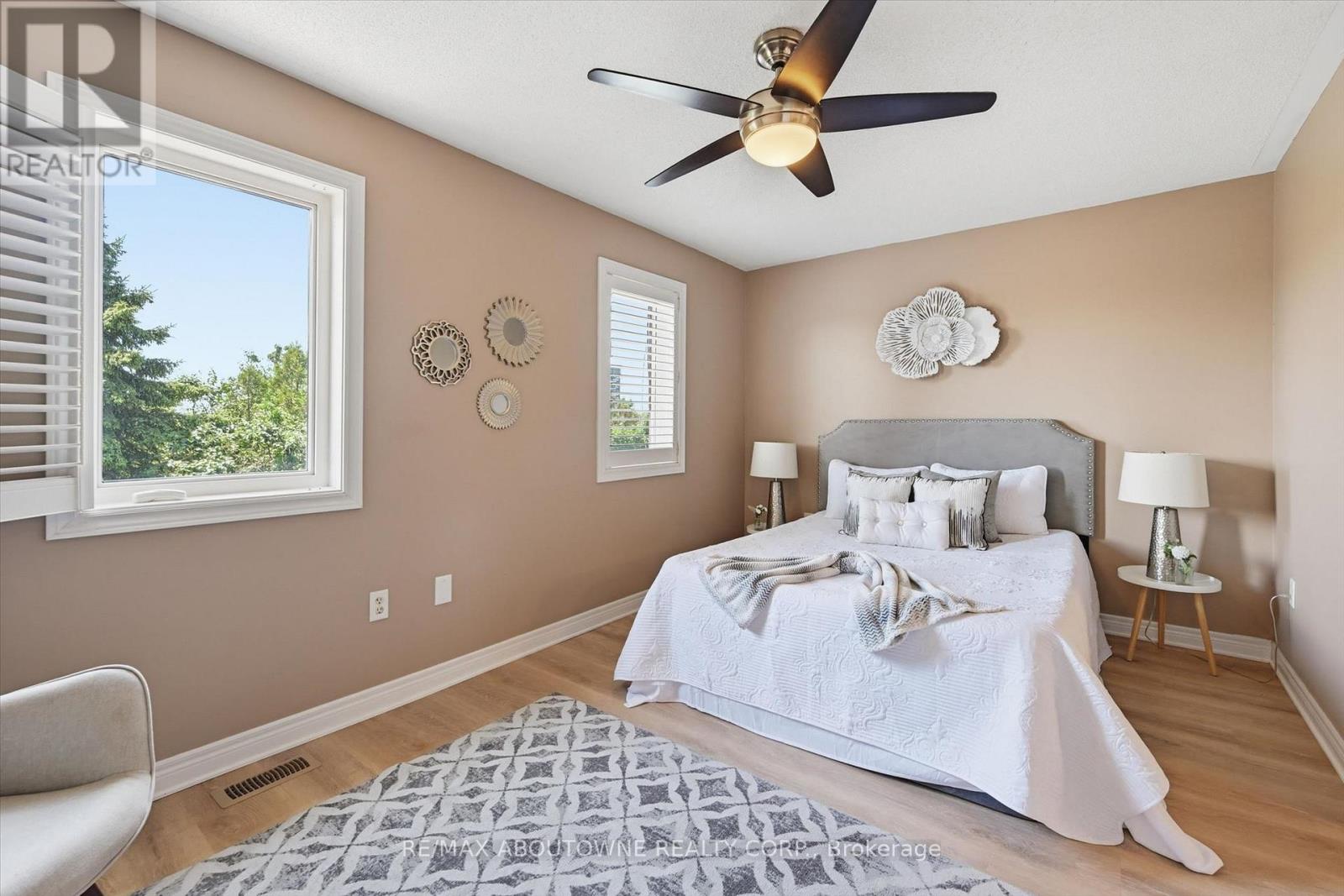 2420 RAVINEBROOK CRESCENT - 23