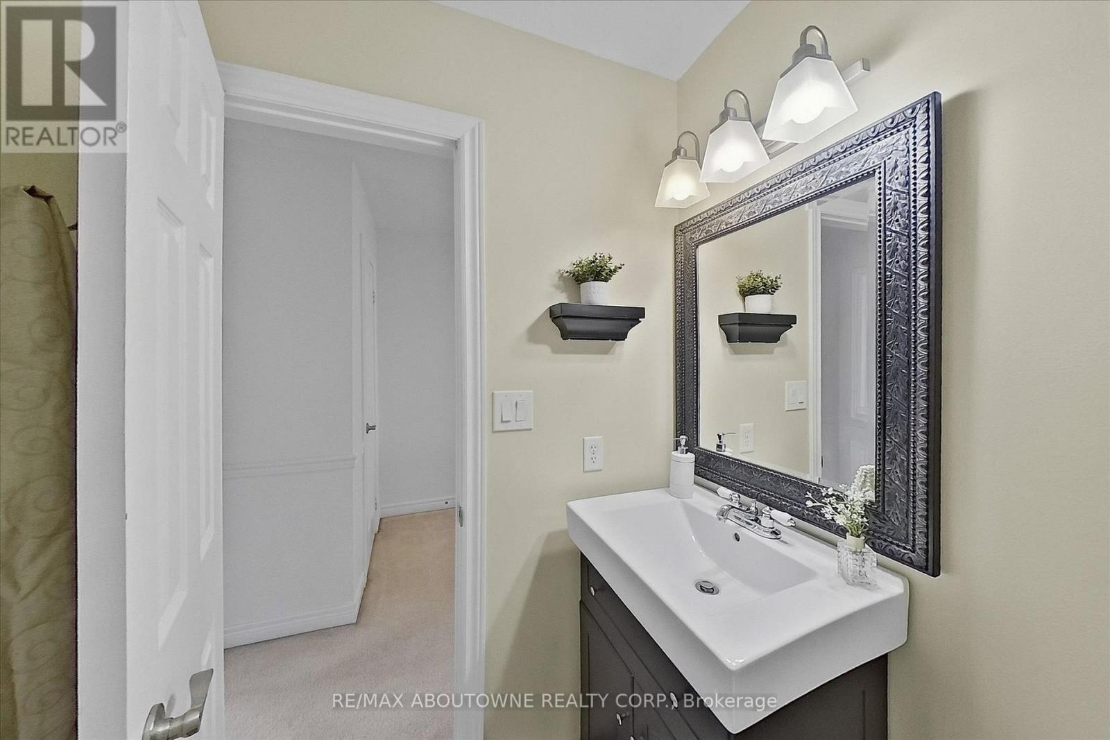 2420 RAVINEBROOK CRESCENT - 31
