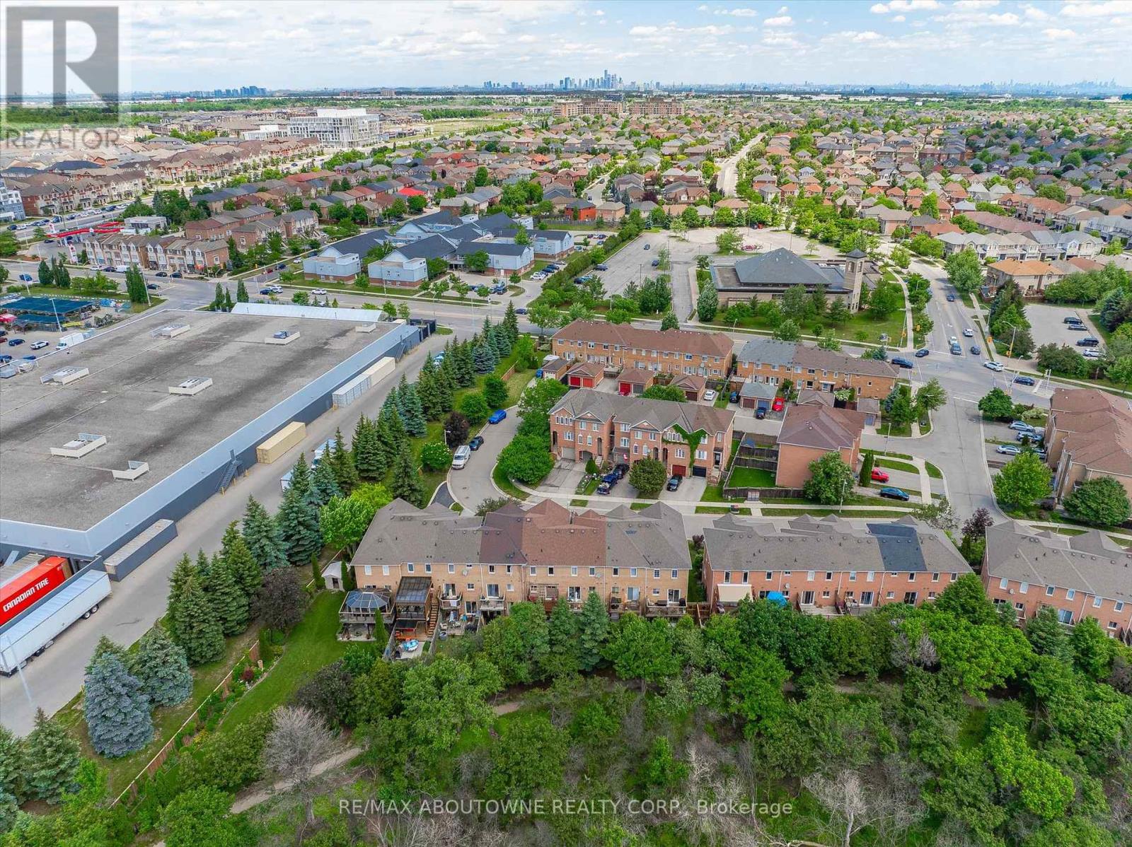 2420 RAVINEBROOK CRESCENT - 43